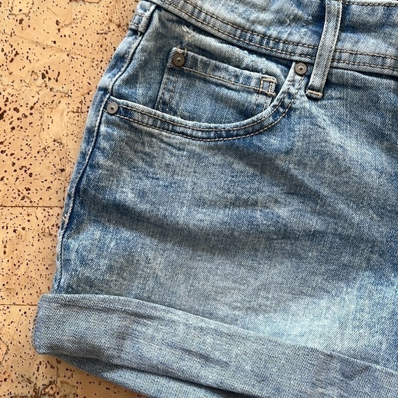 Bootlegger Light Blue Distressed Acid Wash Jean Shorts - Picture 3 of 9